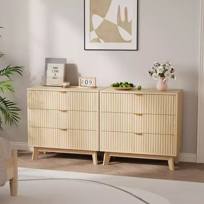Armoire/coiffeuse à trois tiroirs encastrés