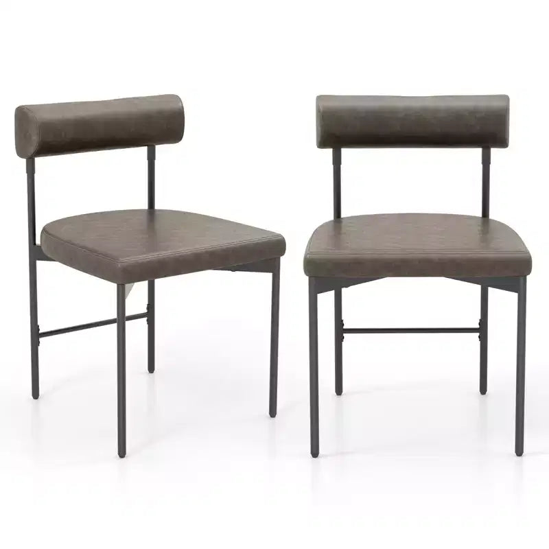 Chaise de salle à manger en similicuir avec dossier incurvé.