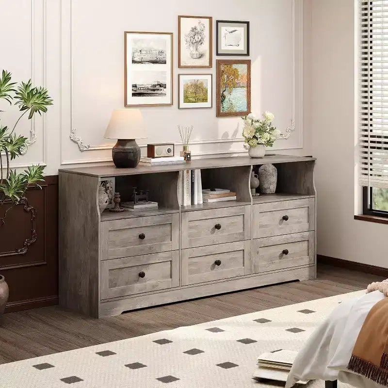 Commode étroite à six tiroirs avec étagères ouvertes