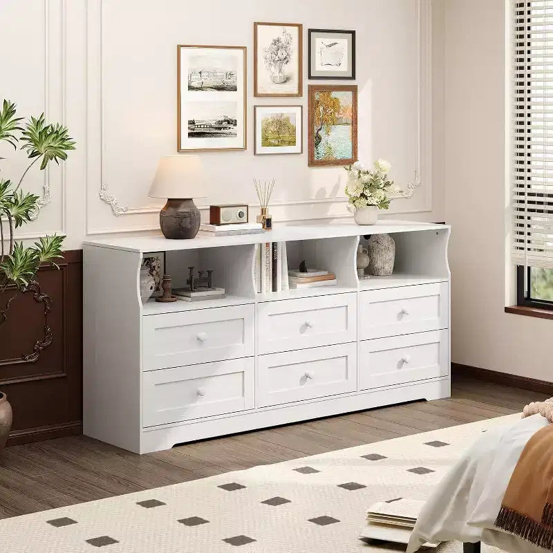 Commode étroite à six tiroirs avec étagères ouvertes